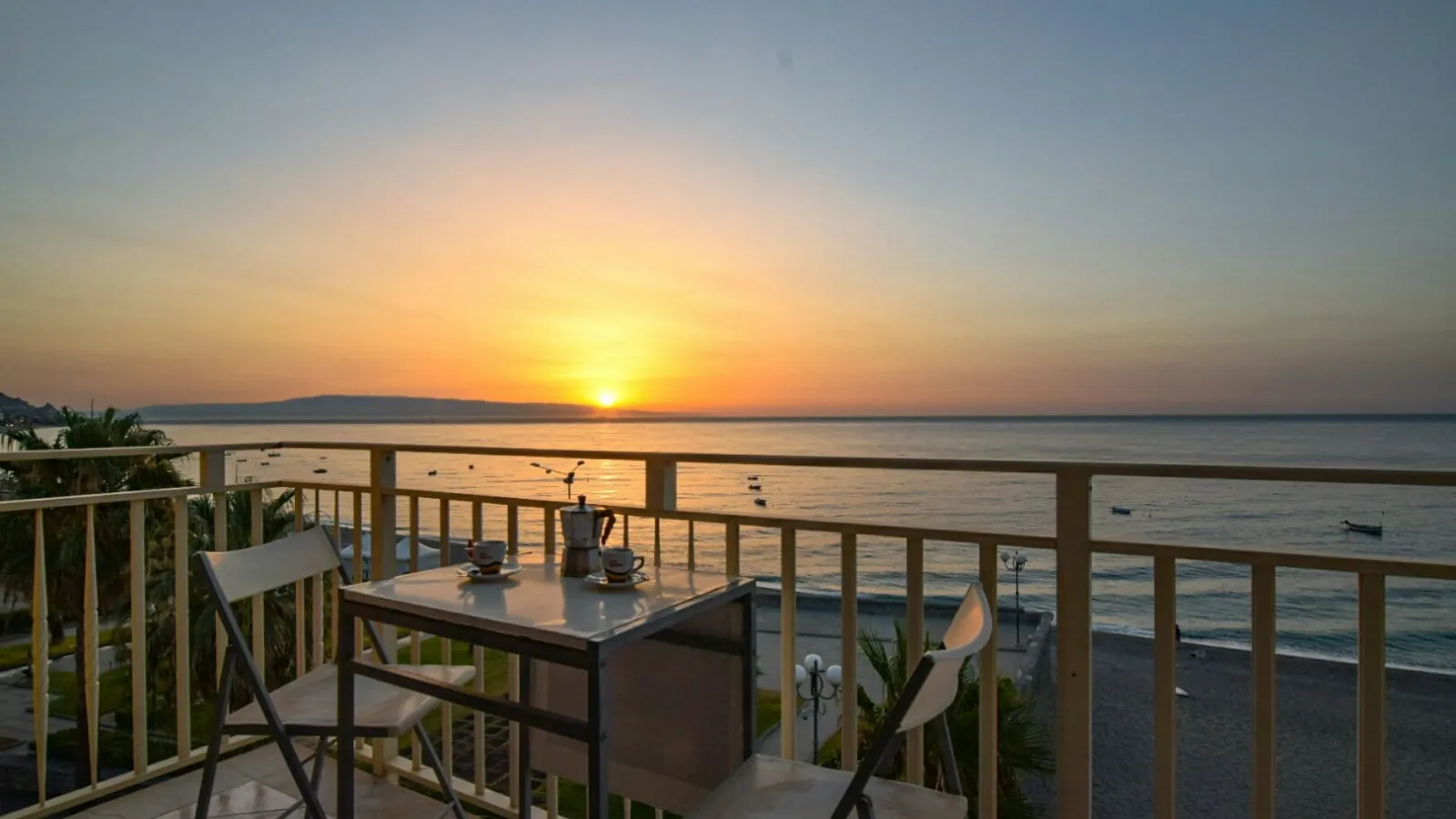 https://taormina.weblandia.it/wp-content/uploads/2025/07/bellavista-mare.webp